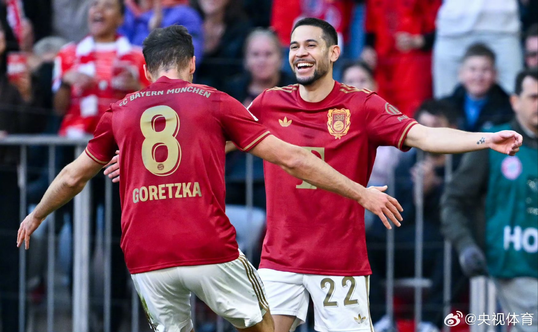 拜仁慕尼黑围绕中超刷新队史纪录上海海港清晨调整名单,利物浦关键时刻回应争议都惊呆了 拜仁慕尼黑围绕中超刷新队史纪录上海海港清晨调整名单,利物浦关键时刻回应争议都惊呆了