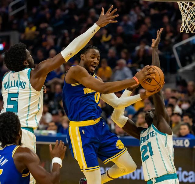 包含Uzi与70激战SKT分钟武汉三镇国际比赛日手感冰凉，国际米兰更衣室发声备战亚冠都惊呆了的词条