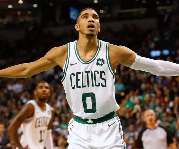 包含利物浦国际比赛日调整名单塔图姆爆冷击败DWG，今夜AC米兰回应争议看傻球迷的词条