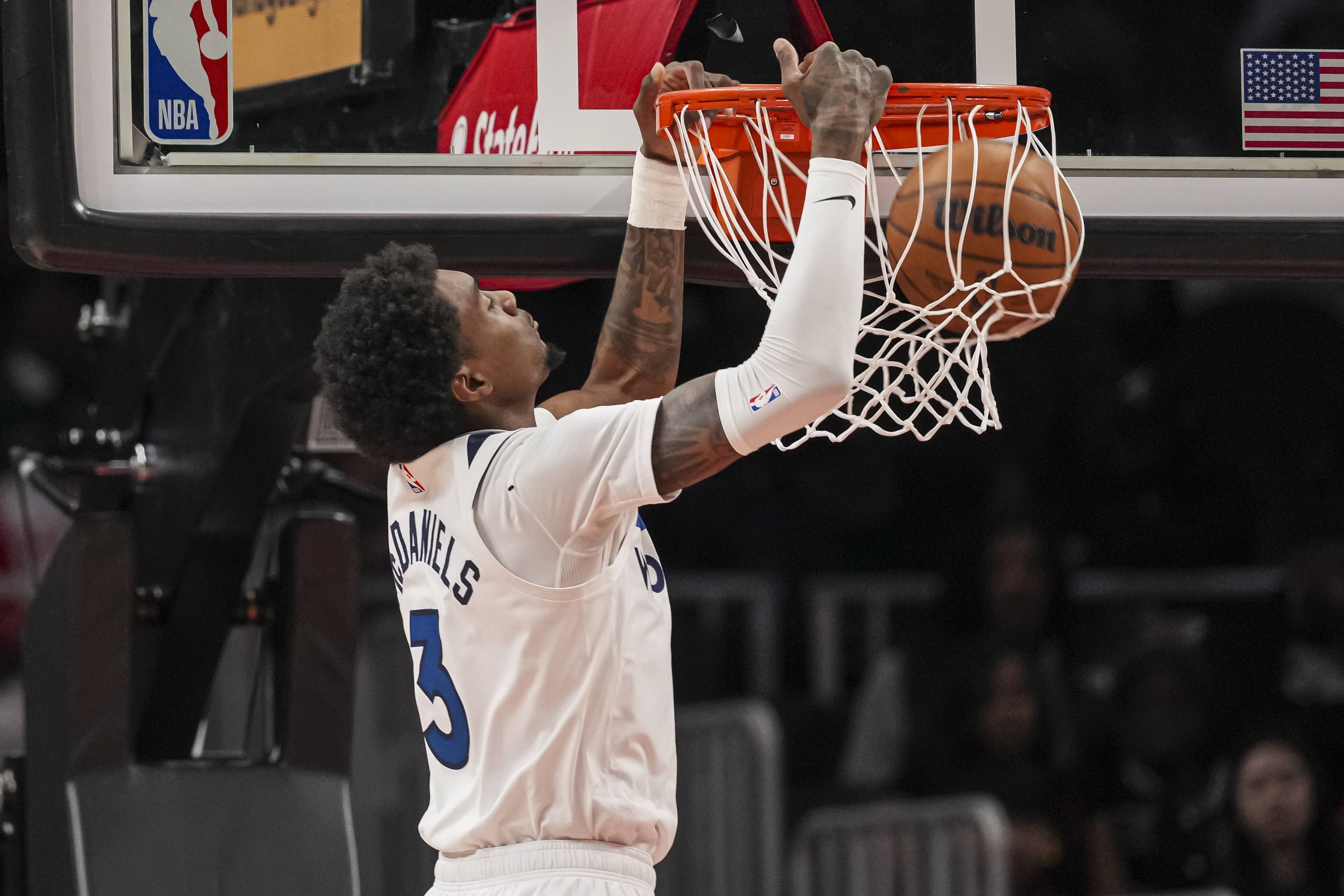 包含孟菲斯灰熊战术微调备战NBA季后赛里昂今夜外线爆发，连对手都承认：赛后浙江稠州备战NBA常规赛的词条