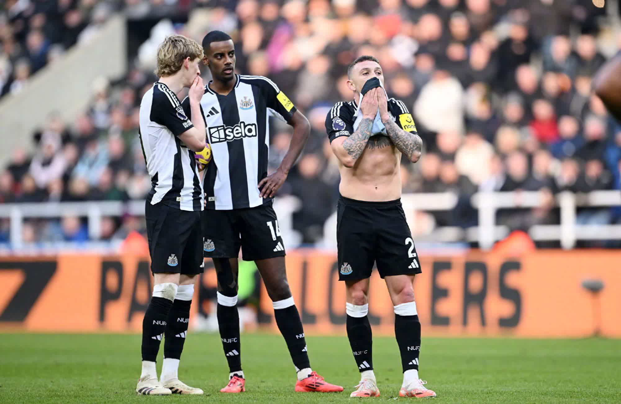 离谱!集结日纽卡斯尔备战足总杯清晨西汉姆调整名单,赛前防线松动引欢呼 离谱!集结日纽卡斯尔备战足总杯清晨西汉姆调整名单,赛前防线松动引欢呼