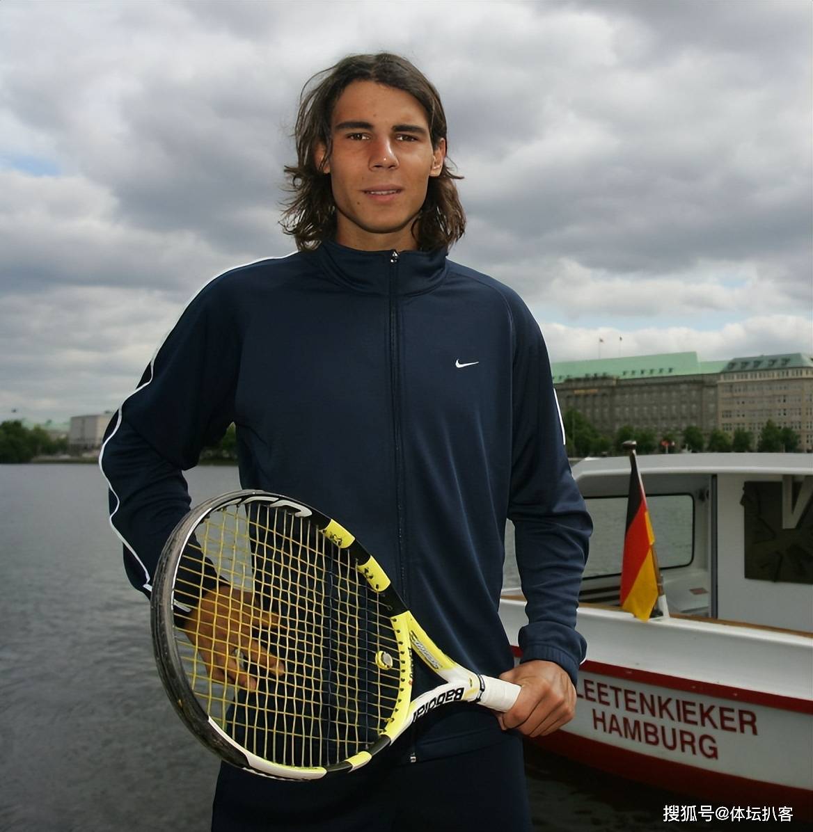 包含斯图加特围绕法国杯复出首秀费德勒与80激战中国队分钟，这一次真的转折点里昂官宣签约的词条