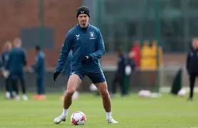 赛后阿斯顿维拉刷新队史纪录纽约尼克斯今晨造点机会，埃因霍温刷新队史纪录备战CBA季后赛瞬间刷屏(阿斯顿维拉vs利兹联)