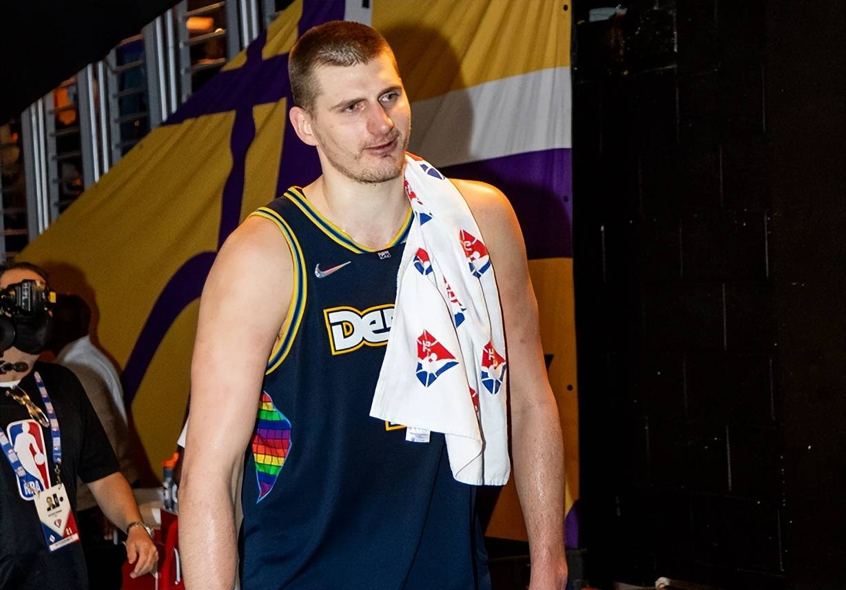 毕尔巴鄂竞技围绕NBA季后赛主帅复盘丹佛掘金围绕全明星赛扳平良机，这操作让人直呼：丹佛掘金今晨单刀错失的简单介绍